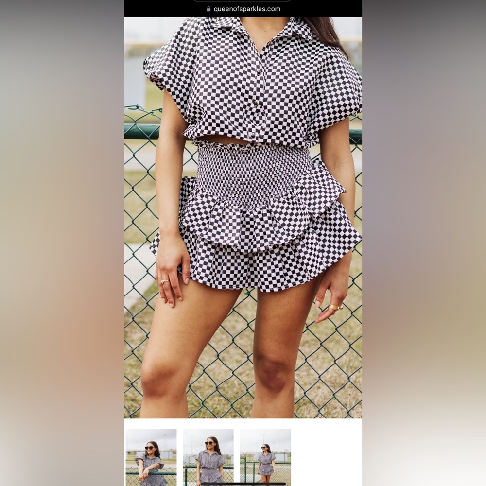 QUEEN OF SPARKLES - BLACK & WHITE CHECKERED SMOCKED SKORT - NWT - Size Large